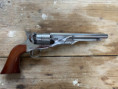1860 Army White finish Uberti Revolver perkusní